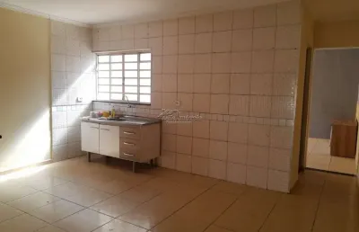 Casa com 3 quartos para alugar na rua presidente washington luís, 327, vila carlota, sumaré por r$ 2.000