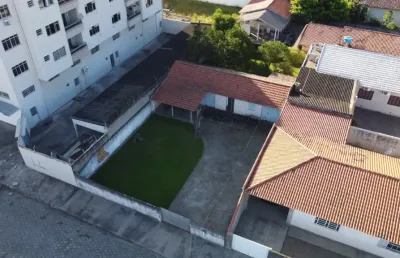 Terreno à venda na Avenida Portugal, 1, Aeroporto, Tubarão