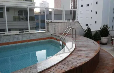 Cobertura duplex, quadra mar, com 199 metros quadrados na barra norte, com 3 suítes e 3 vagas.