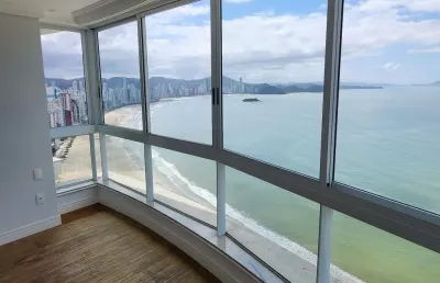 Renaissance embraed frente mar, 1 por andar barra sul com 5 quartos