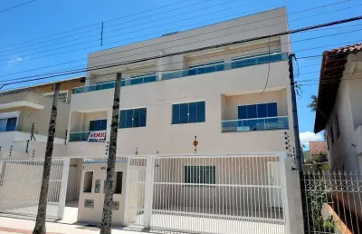 Casa no centro de balneário camboriú, na rua 2.070, entre terceira e quarta avenidas.