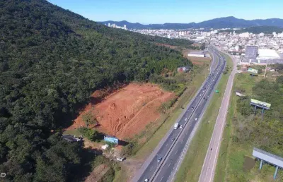 Terreno frente br 101 marginal leste em balneário camboriú
