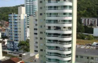 Apartamento na quadra do mar, barra norte 3 suítes, 2 vagas paralelas.