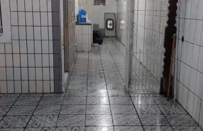 Casa térrea de 01 dormitório, maracanã, praia grande
