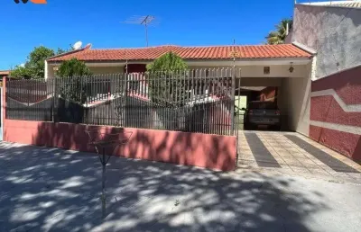 Casa com 3 quartos à venda na Rua Pioneira Amélia Vieira da Silva César, Conjunto Habitacional Lea Leal, Maringá