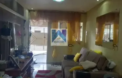 Apresentamos esta excelente oportunidade de morar com conforto e praticidade em um bairro tranquilo e seguro. imóvel com 81 m² de área construída, oferecendo ótimo aproveitamento d