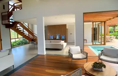 Casa com 5 quartos à venda na Rodovia BA-099, 000, Praia do Forte, Mata de São João