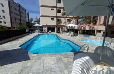 Excelente apartamento com 02 suites e lazer para locação na praia das astúrias - ref.: 6105