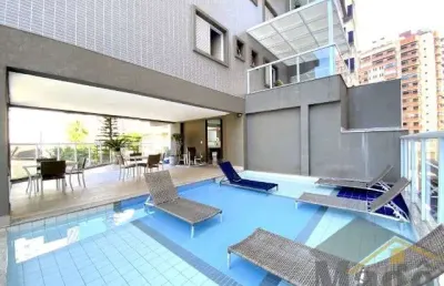 Excelente apartamento reformado para locação na praia das astúrias com 03 suítes e lazer completo - ref.: 5252