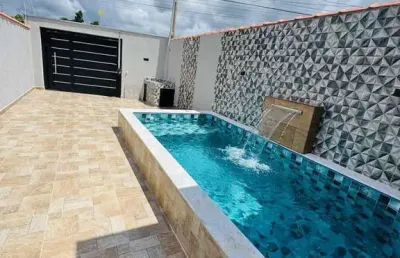 Casa lado praia com bonito acabamento na cidade de itanhaém!