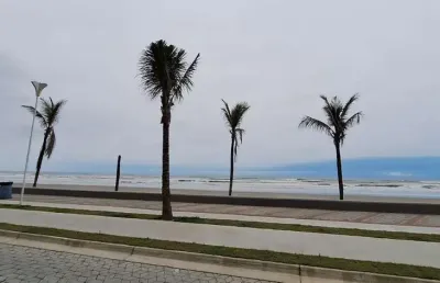 Apartamento 2 dormitórios sendo 1 suíte + lavabo frente mar em mongaguá