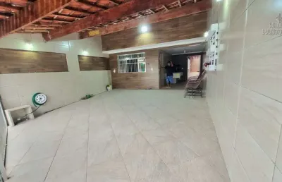 Casa espetacular à uma quadra da praia com dois quartos sendo uma suíte