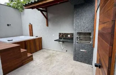 Casa térrea 2 dormitórios sendo 1 suíte no canto do forte