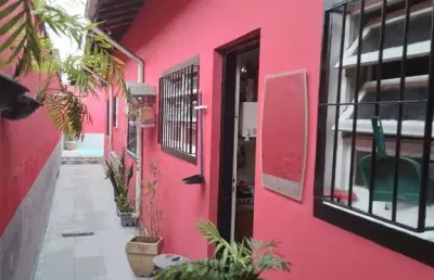 Casa térrea 2 dormitórios sendo 1 suíte com piscina ocian