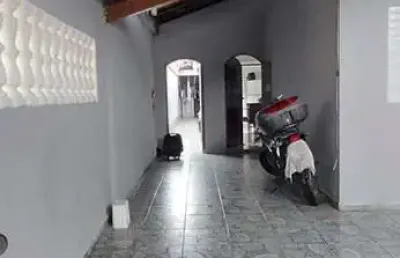 Casa térrea 3 dormitórios 2 banheiros no bairro maracanã