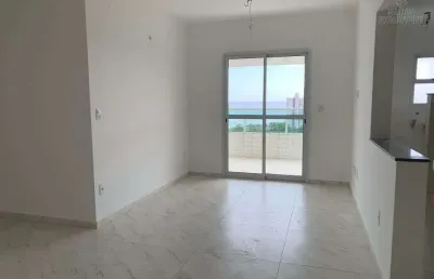 Novo, moderno e a 280 metros do mar — viva com elegância em mirim
