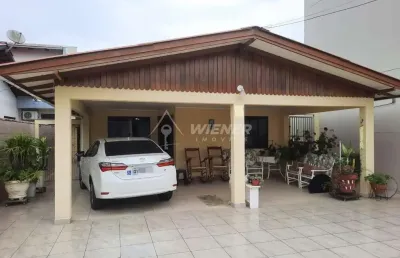 Casa parc. averbada, 3 dormit. (1 suíte), 2 vgs, são judas, itajaí - sc