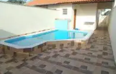 Casa no bairro bopiranga, em itanhaém -  localizado lado praia, em rua calçada.