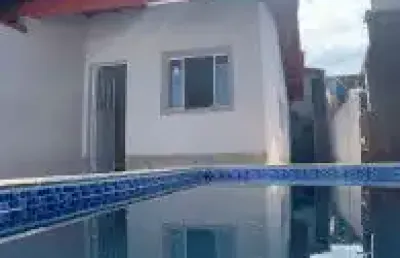 Casa no bairro agenor dos campos, em mongaguá - localizado lado serra, em rua calçada.