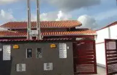 Casa no bairro savoy 2, em itanhaém - localizada no lado serra, em rua calçada.