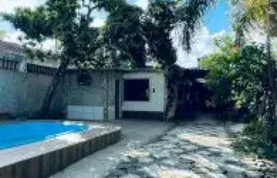 Casa no bairro jardim das palmeiras, em itanhaém - ficando lado praia, em rua calçada.