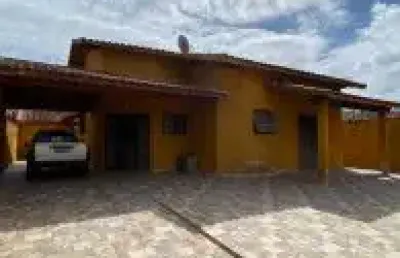 Casa no bairro parque augustus, em itanhaém - ficando lado praia, em rua calçada.