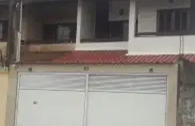 Casa no bairro cibratel 2, em itanhaém - sendo lado praia, em rua asfaltada.