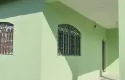 Casa no bairro parque augustus, em itanhaém - ficando lado praia, em rua calçada.