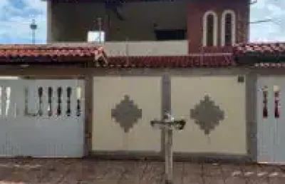 Casa no bairro jardim jamaica, em itanhaém - sendo lado praia, em rua calçada.