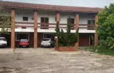 Casa no bairro cibratel 2, em itanhaém - sendo lado praia, em rua calçada.