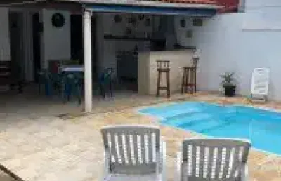 Casa no bairro cibratel 2, em itanhaém - sendo lado praia, em rua calçada.