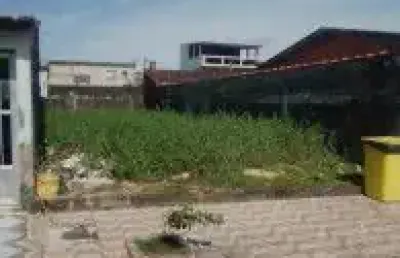 Terreno no bairro jardim laranjeiras, em itanhaém - sendo lado praia, em rua de terra.