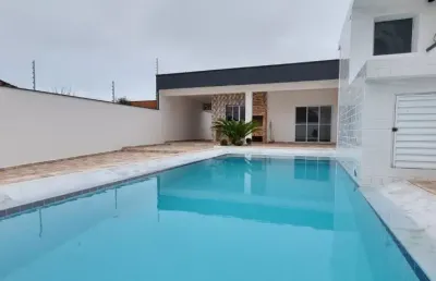 Casa à venda no bairro jardim jamaica, em itanhaém ** localizada lado praia, em rua calçada.