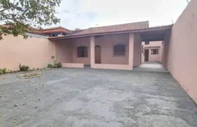 Casa à venda no bairro balneário gaivotas, em itanhaém ** localizada lado praia, em rua calçada.