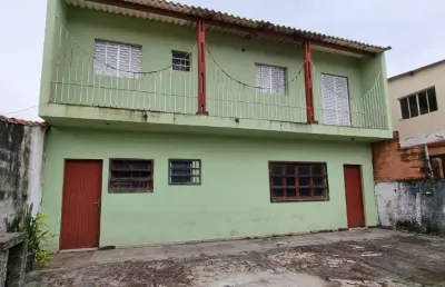 Sobrado à venda no bairro balneário gaivota, em itanhaém * localizada lado praia, em rua calçada.
