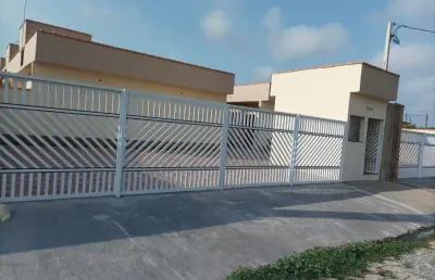 Casa em condomínio à venda no bairro cibratel 2, em itanhaém ** lado praia, em rua calçada.