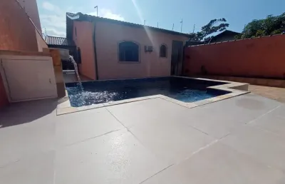 Casa com 3 quartos mobiliada e com piscina á venda em itanhaém/sp.