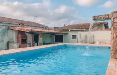 Linda casa localizada no bairro cibratel 2 - lado praia.