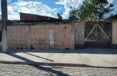 Excelente casa localizada no bairro cesp - em rua calçada.