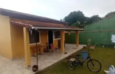 Excelente casa localizada no bairro residencial parque augustus - acesso pavimentado