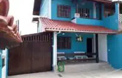 Belíssima casa localizada no bairro bopiranga - lado praia.