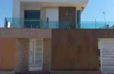 Belíssima casa localizada no bairro balneário gaivota, em itanhaém -  possui piscina, área gourmet com churrasqueira e edícula.