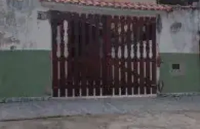 Casa + terreno no jardim califórnia, em itanhaém - lado praia, possui churrasqueira.