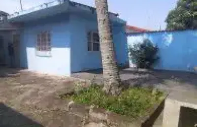 Excelente casa localizada no bairro balneário gaivota, em itanhaém - lado praia, em rua calçada.