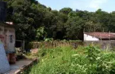 Terreno no bairro jardim diplomata, em itanhaém.  localizado no lado praia em rua de terra.