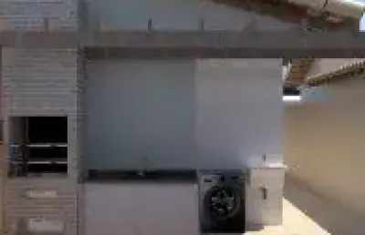 Ótima casa no jardim magalhães em itanhaém, lado serra em rua calçada.