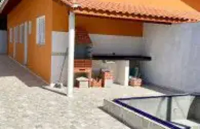 Ótima casa no jardim jamaica em itanhaém - lado praia, em rua cascalhada.