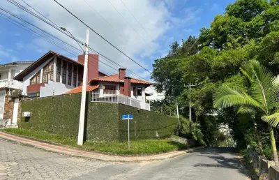 Casa para venda em criciúma, lote seis, 3 dormitórios, 1 suíte, 5 banheiros, 2 vagas
