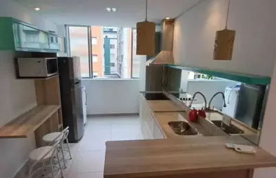 Charmoso apartamento mobiliado de 2 quartos no tupi, praia grande - sp,