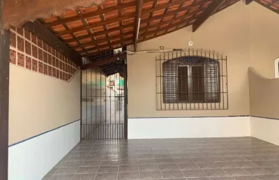 Casa à venda na ocian - 2 dormitórios, área gourmet e garagem para 2 carros
